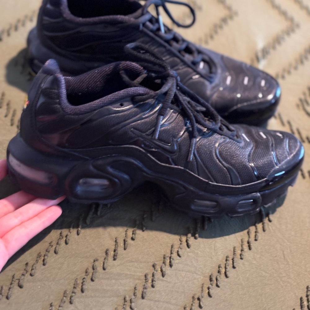 Nike Black Sneakers